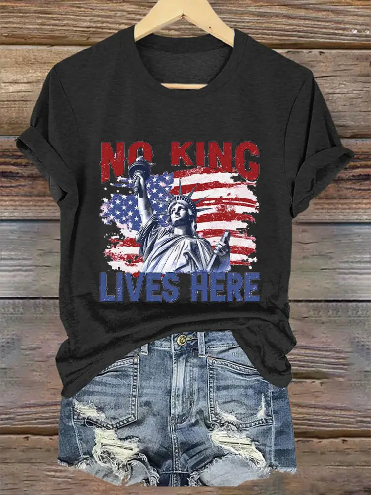 Women’s ’No Kings in America’ Print T-Shirt Black / S