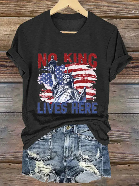 Women’s ’No Kings in America’ Print T-Shirt Black / S